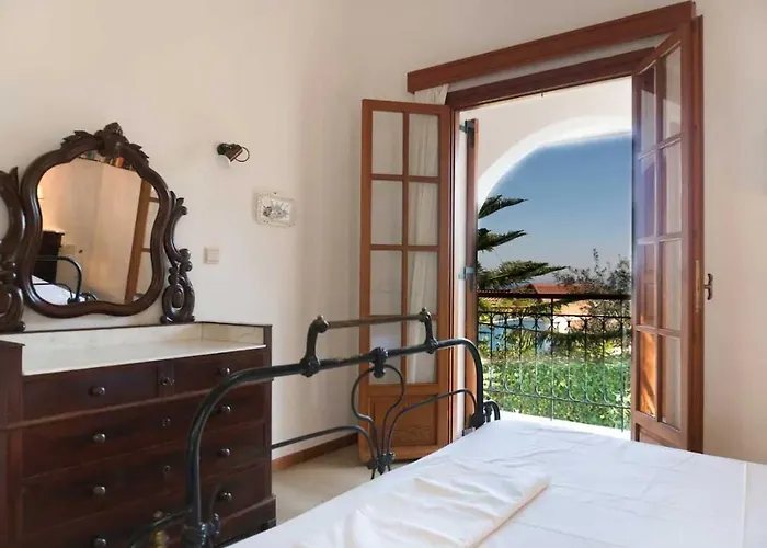 Villa Mitsa With Stunning View On The Argassi Hill