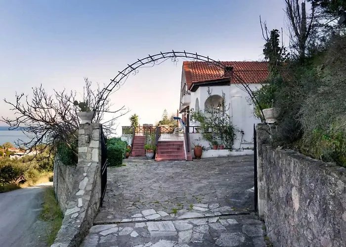 Villa Mitsa With Stunning View On The Argassi Hill