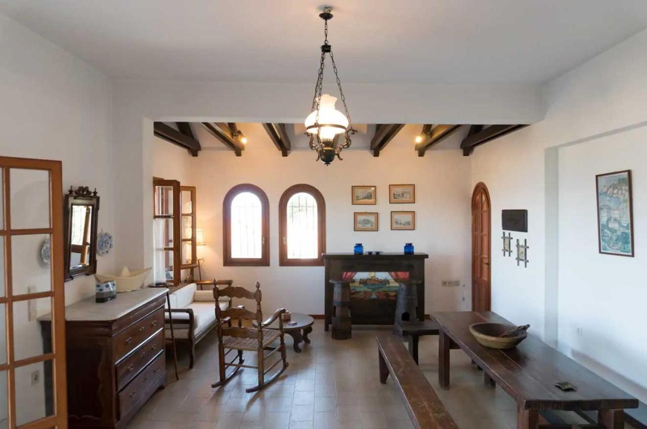 Ferienhaus Mitsa With Stunning View On The Hill Argassi